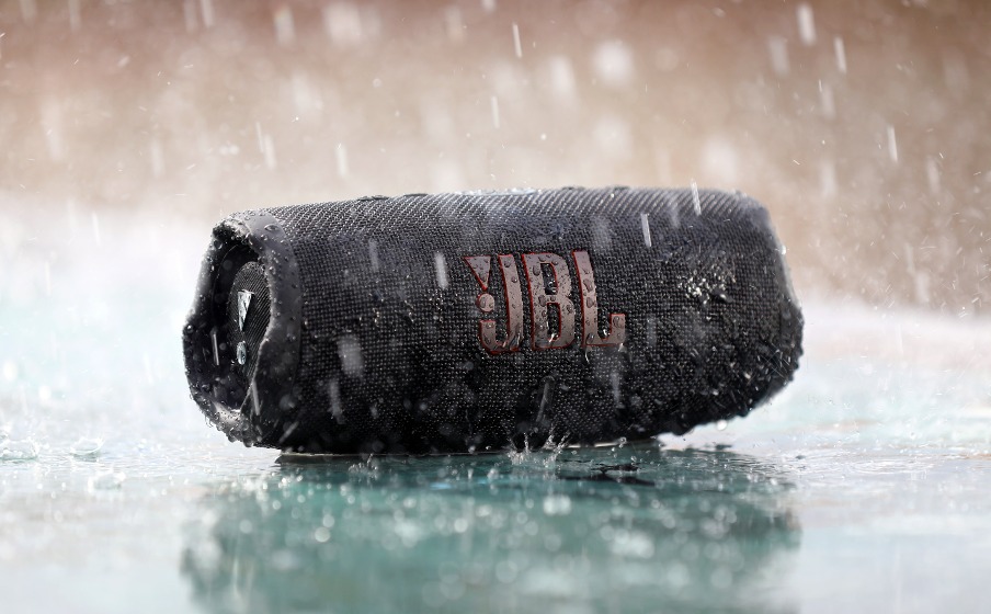 JBL%20CHARGE%205%20PROMO%203.jpg?1732619