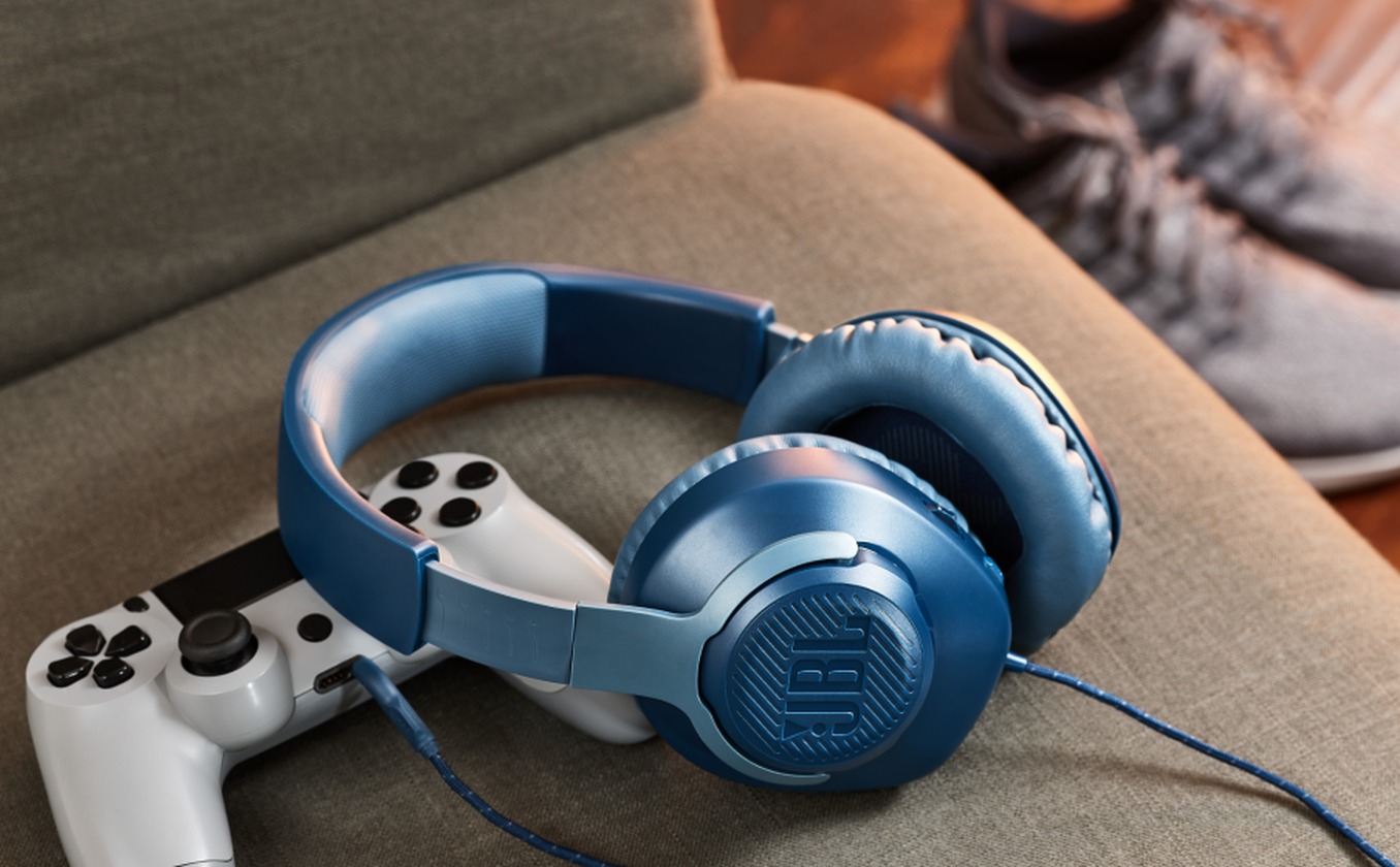 JBL%20Quantum%20100%20PROMO%202.jpg?1732