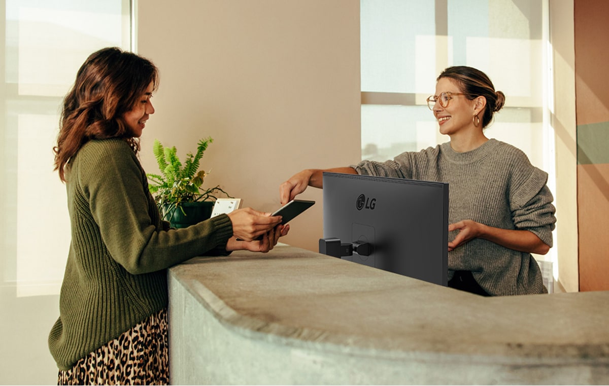 LG%2027BA550-B%20PROMO%202.jpg?173133074